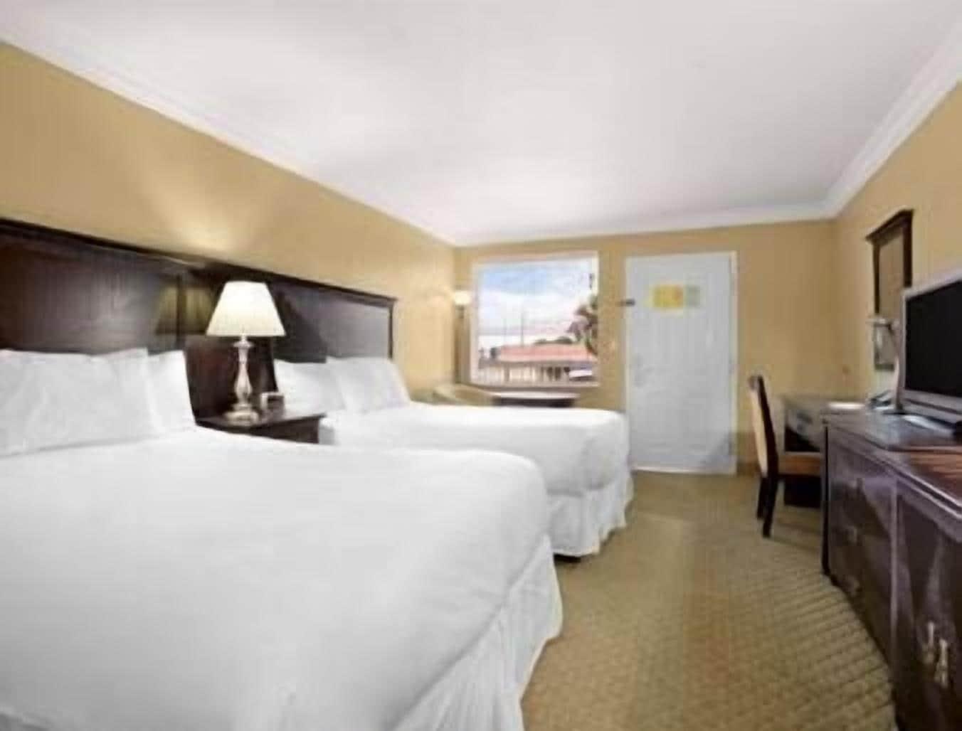 Ramada By Wyndham Lake Placid Exterior photo