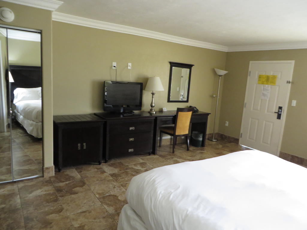 Ramada By Wyndham Lake Placid Exterior photo